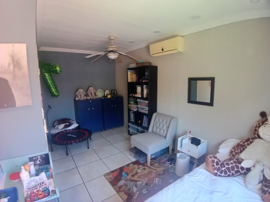 To Let 4 Bedroom Property for Rent in Geelhoutpark North West